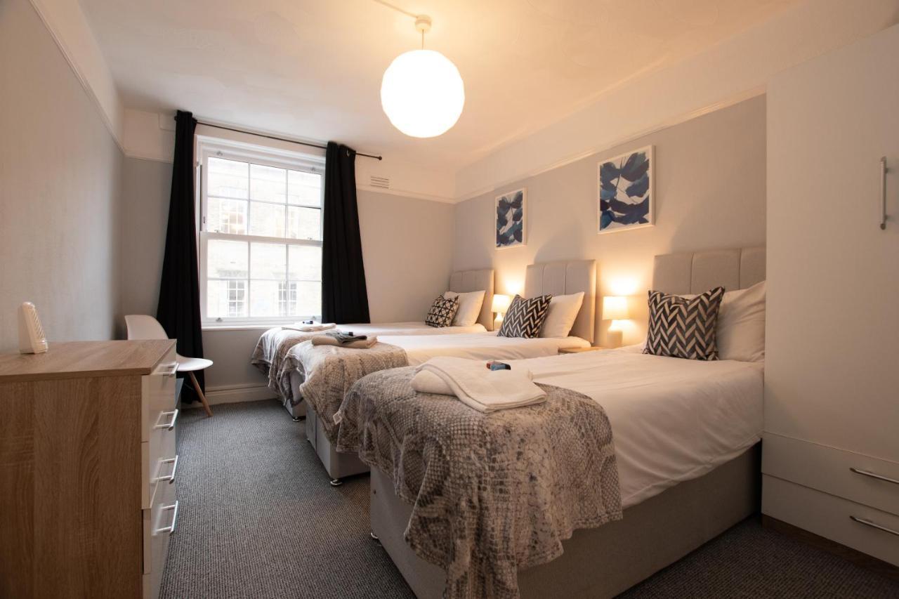 Best Price! Perfect Gunwharf Accommodation - 5 Single Beds Or Kingsize Free Parking Portsmouth Bagian luar foto