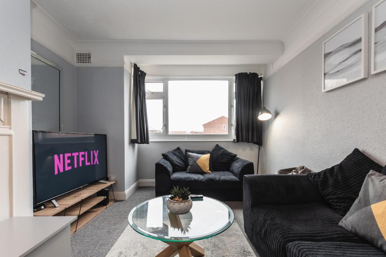 Best Price! Perfect Gunwharf Accommodation - 5 Single Beds Or Kingsize Free Parking Portsmouth Bagian luar foto