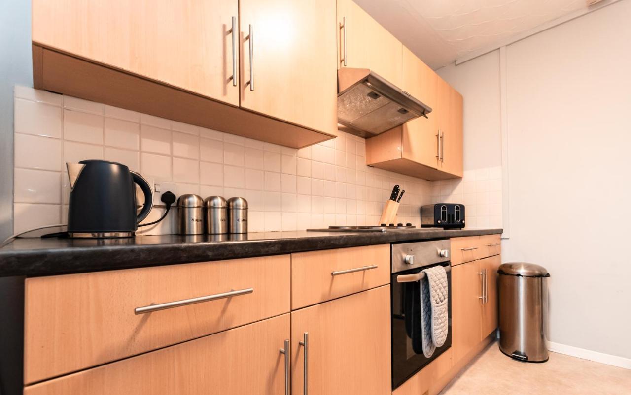 Best Price! Perfect Gunwharf Accommodation - 5 Single Beds Or Kingsize Free Parking Portsmouth Bagian luar foto