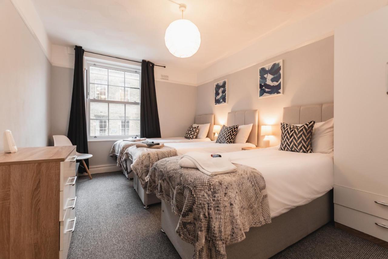 Best Price! Perfect Gunwharf Accommodation - 5 Single Beds Or Kingsize Free Parking Portsmouth Bagian luar foto