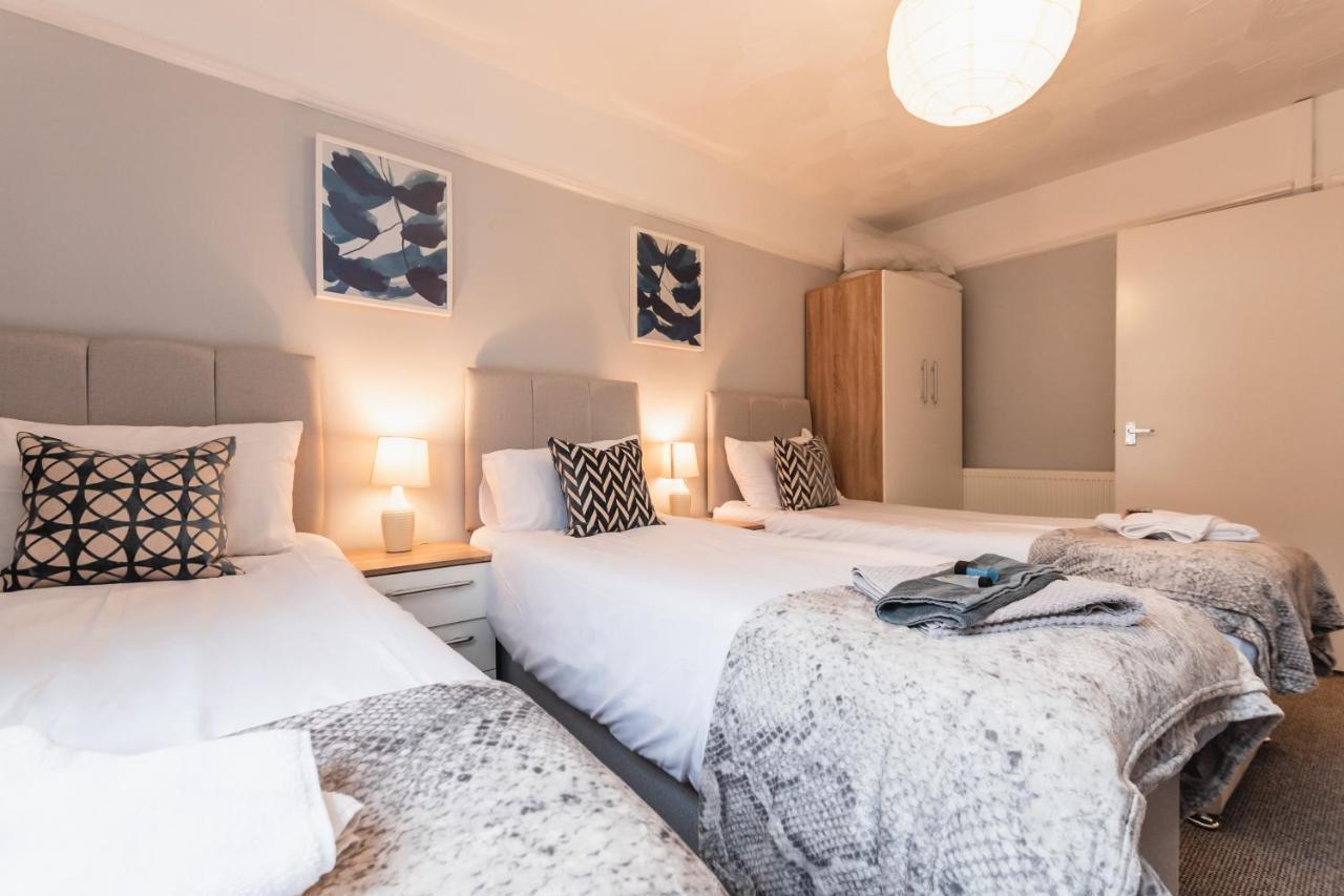 Best Price! Perfect Gunwharf Accommodation - 5 Single Beds Or Kingsize Free Parking Portsmouth Bagian luar foto
